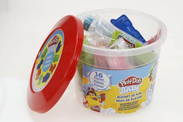 Play-Doh wiaderko z glinkowymi mydełkami i akcesoriami "Bucket of Fun"